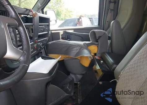 2015 Chevrolet Express G2500 from USA, damaged, VIN 1GCWGFCF6F1151159